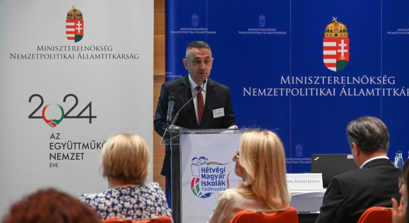 Potápi Árpád János: a hétvégi magyar iskolák szerepe kiemelt a magyar közösségek megmaradásában