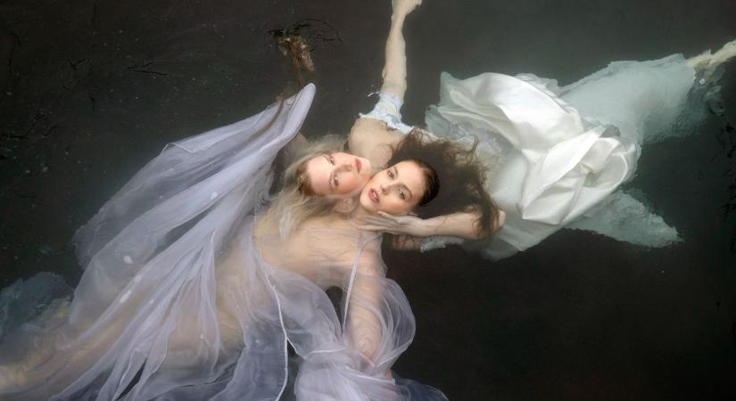 Lenyűgöző képek készültek a Next Top Model Hungary sztárjairól a tóban lebegve - galéria