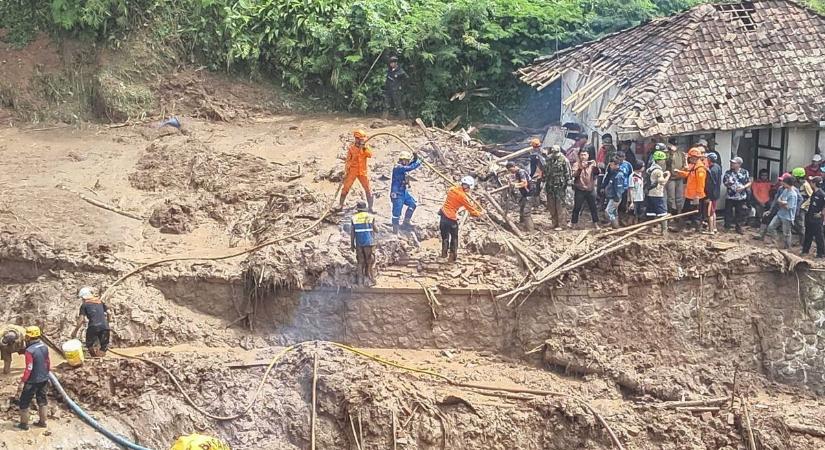 Rengeteg ember meghalt egy indonéziai földcsuszamlás miatt