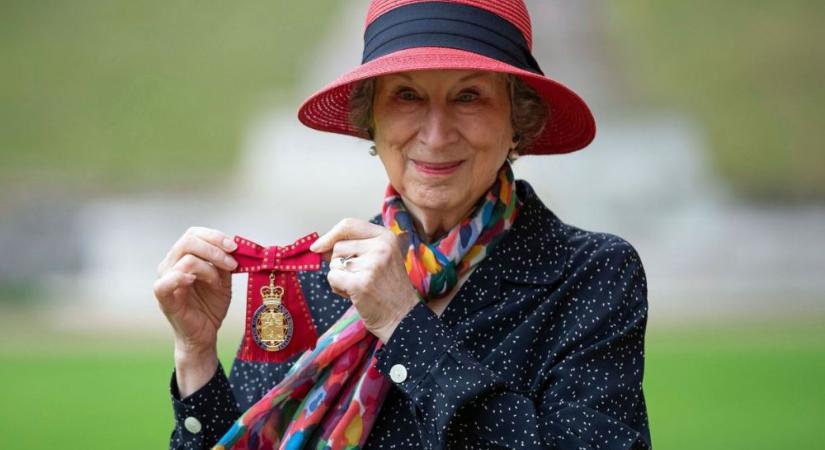 „Senki sem tér vissza” – Margaret Atwood háborúellenes művet írt a Velencei Biennáléra