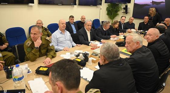 Megosztott az izraeli háborús kabinet az Irán elleni megtorlás formája és időpontja fölött