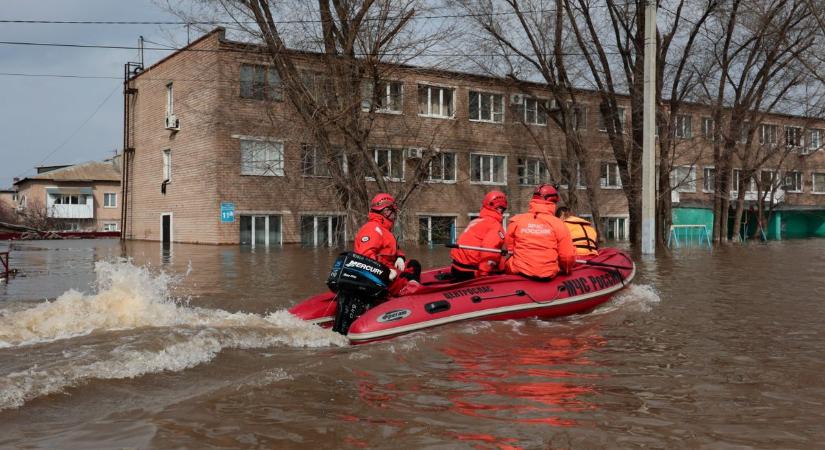 Folytatódik a lakosok kitelepítése Kazahsztánban és Oroszországban az árvíz miatt - videó