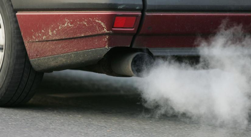 Az EU nem szigorítja az autók károsanyag-kibocsátását