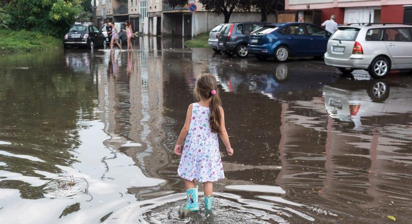 Jégesőre figyelmeztet a meteorológia, térképen mutatjuk, merre csapnak le a zivatarok