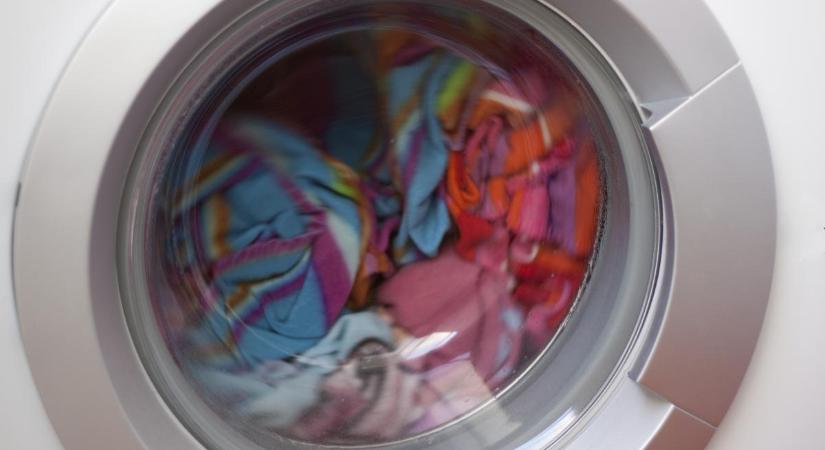 Toronymagasan ez a 6 legnagyobb hiba, ami tönkreteszi mosás közben a ruháidat