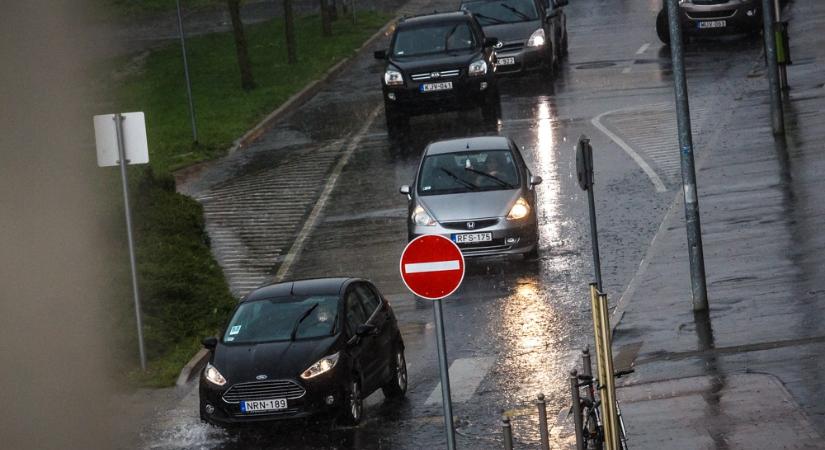 Győr-Moson-Sopron és Vas megyében is heves zivatarokra figyelmeztet a meteorológiai szolgálat