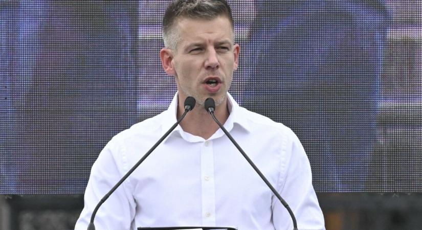 Magyar Péter: Orbán Viktor térde reszket