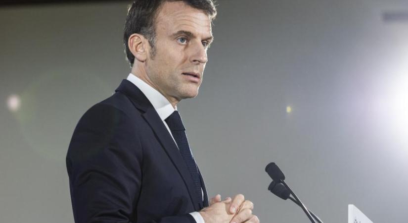 Emmanuel Macron szerint egy stadionban tarthatják meg az olimpia nyitóünnepségét, ha a biztonsági kockázatot túl magasnak ítélik