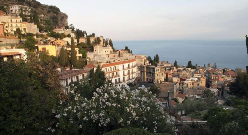 Taormina: a város, ahol kétszer annyi kilátópont van, mint közért