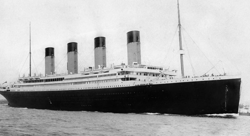 Titanic-katasztrófa: A hajóóriás teste az égbe emelkedett, majd pálcaként tört ketté