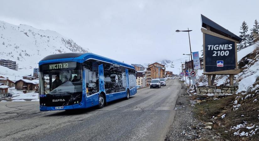 Hegyekbe vittek egy vadonatúj hidrogénbuszt