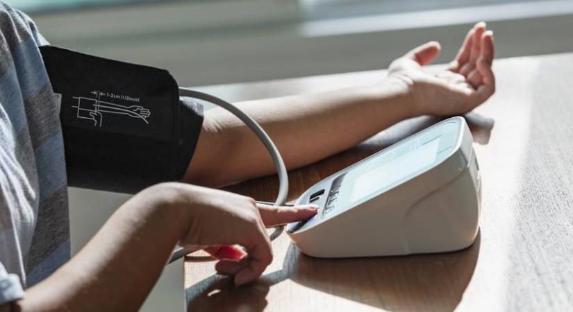 Megváltoztatták az ideális vérnyomásértékeket a szakértők: mostantól ez számít normálnak