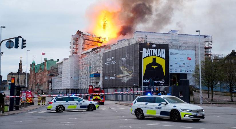 Tűz Koppenhágában: kigyulladt a város egyik legrégebbi épülete