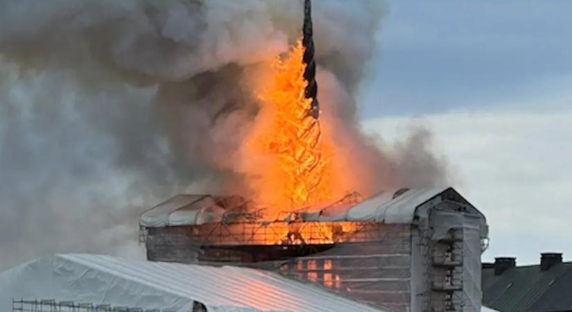 Leégett a koppenhágai tőzsde 17. századi épülete