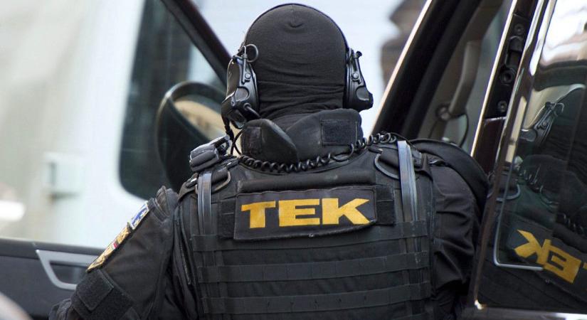 Terrorkészültség Magyarországon: megerősített rendőri erőkre kell számítani