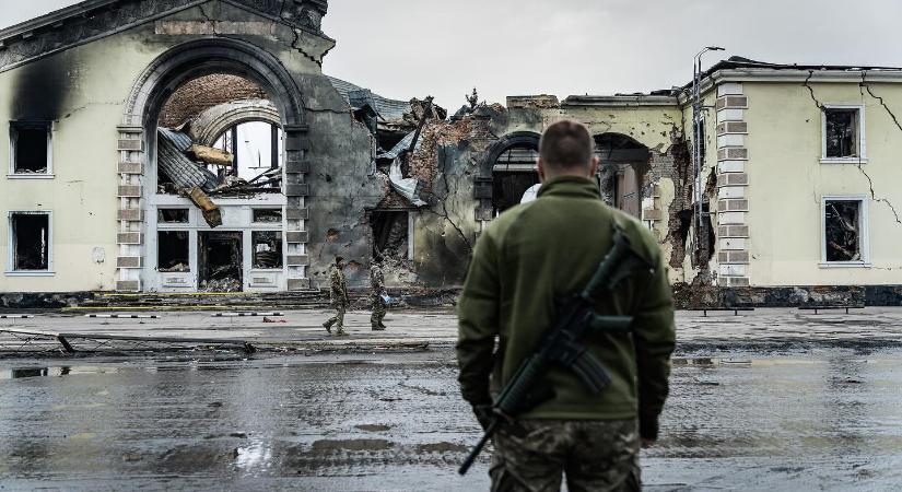 Zelenszkij: minden nap visszavonulásra kényszerítik az ukrán csapatokat
