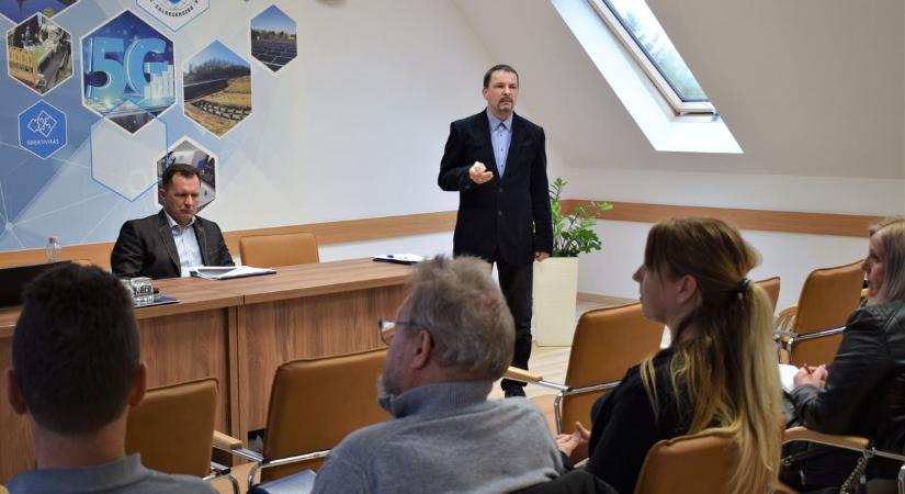 Az aktuális pályázati lehetőségekről hallhattak a Kamarák Házában Zalaegerszegen