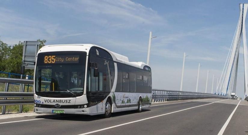 Bejelentette a polgármester, hány elektromos busz érkezik Komáromba