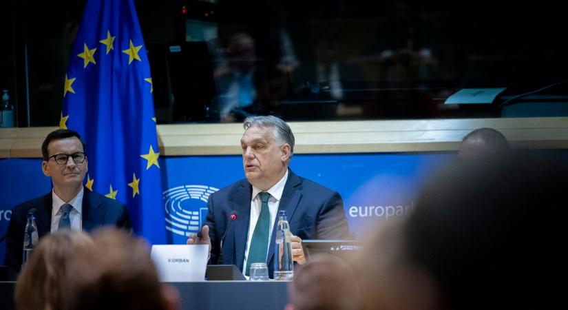 Orbán: mindenkinek az uniós határokon kívül kell maradnia, amíg menekültügyi kérelmét elbírálják