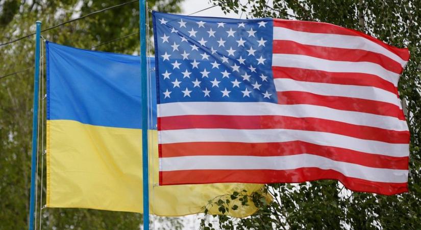 Az Egyesült Államok húsziknak szánt, korábban lefoglalt fegyvereket adott át Ukrajnának