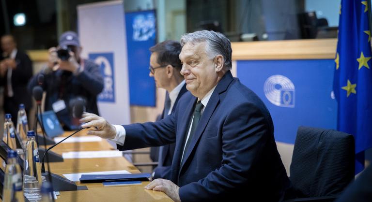 „Győzelem!” – jelentette be Orbán Viktor politikai igazgatója Brüsszelben