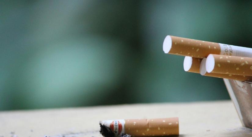 Elfogadta a parlament: teljes mértékben betiltják a cigaretta árusítását