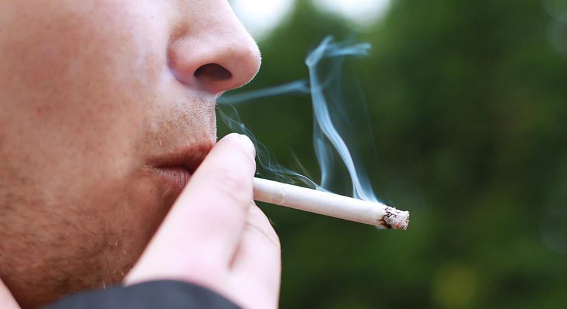 Dohányzás: a világ egyik legszigorúbb törvényét készítik elő a britek