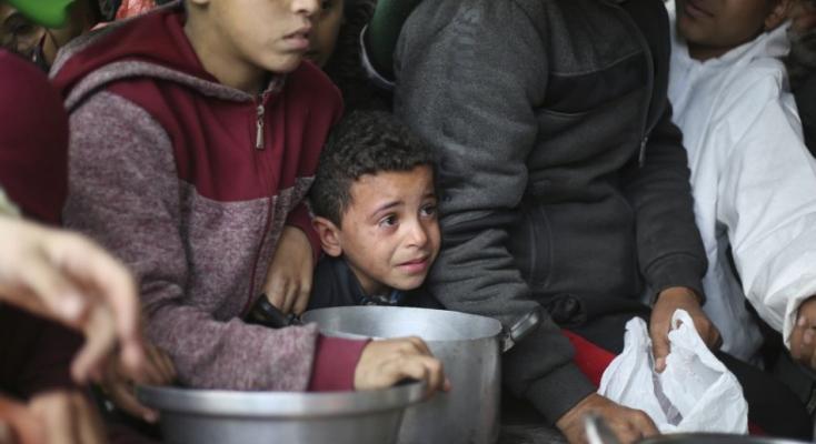 Az ENSZ szerint több ezer édesanya is meghalt a gázai harcok során, 19 ezer gyerek maradt árván