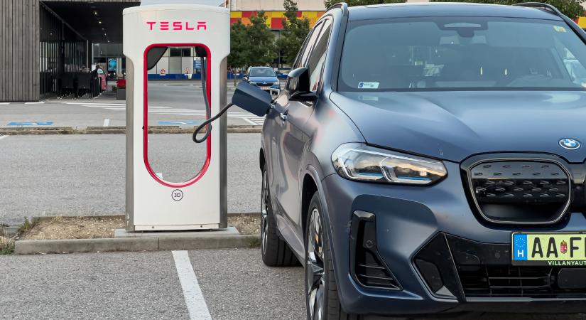 Megnyílt az összes magyar Supercharger a villanyautósok előtt