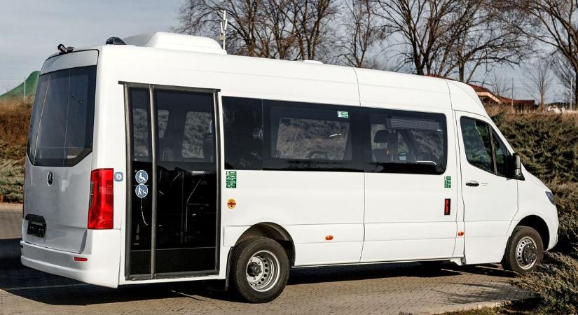Húsz fős, Mercedes minibuszt tesztel a Volán három városban