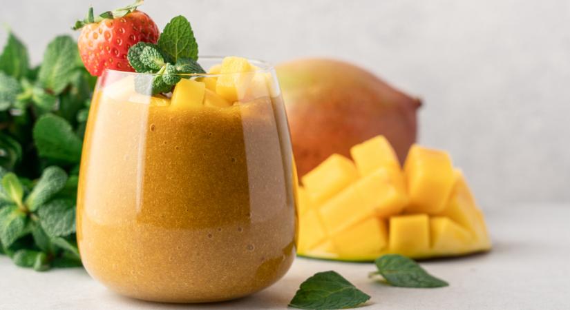 Krémes epres-mangós smoothie: turbózd fel a reggeledet