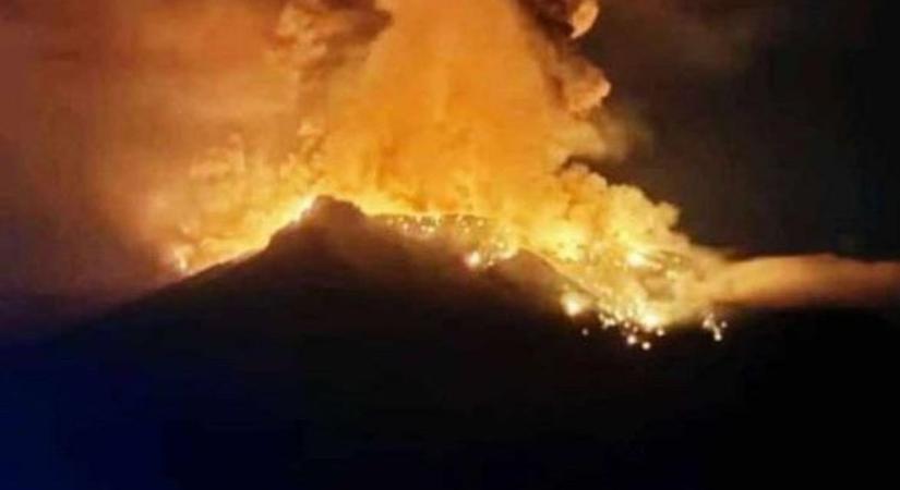 Apokaliptikus felvételek a vulkánkitörésről
