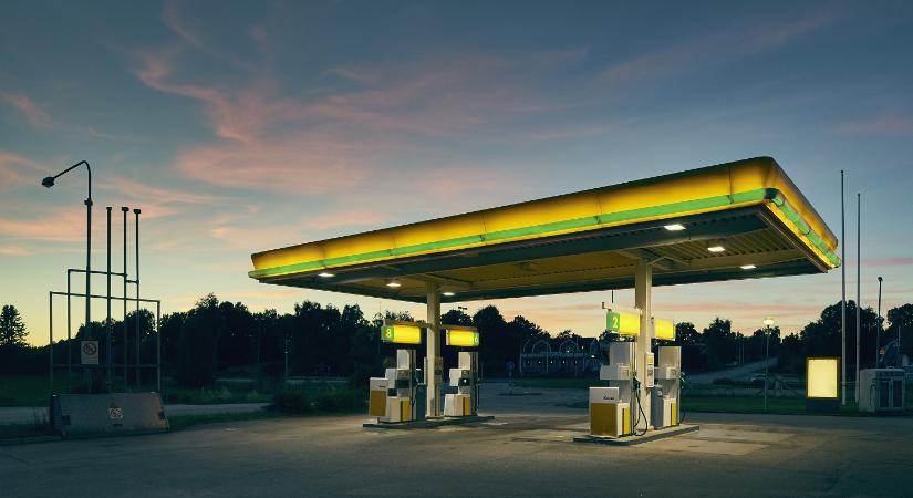 Mire számíthatunk pénteken a benzinkutakon?