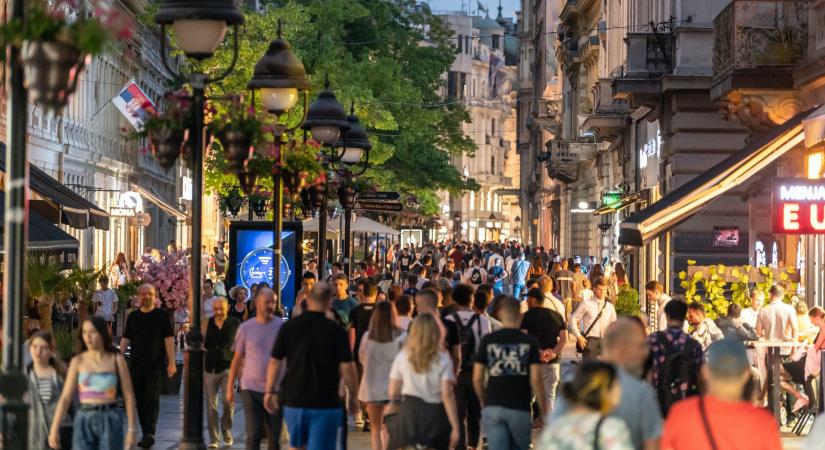 Szerbiában és Romániában is boldogabbak a fiatalok, mint nálunk
