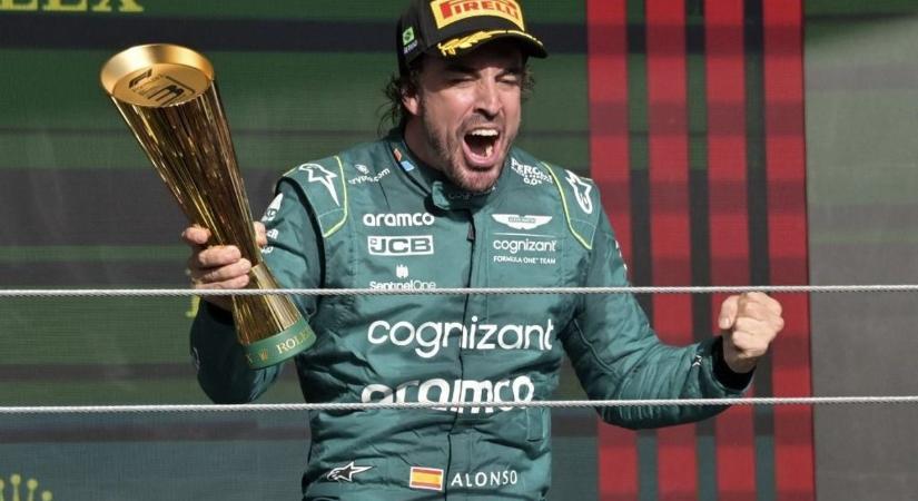 "Pótolhatatlan érték" - nem győznek udvarolni Fernando Alonsónak az Aston Martinnál