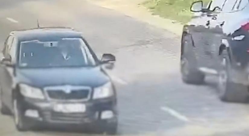 Majdnem durva balesetet okozott egy sofőr Dánynál: „Lehet, hogy ő jött át az én sávomba” – videó