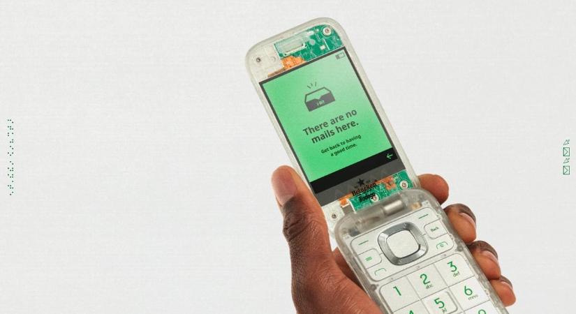 Így néz ki a sör és az okostelefon háztassága: a HMD Global x Heineken piacra dobta a „Boring Phone”-t
