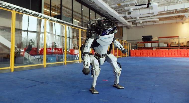 Nyugdíjba vonul Atlas, a Boston Dynamics szaltózó humanoid robotja