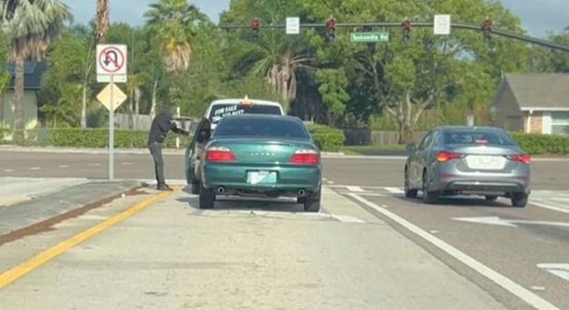 Lopott autóval szökésben egy két embert megölt floridai gyilkos