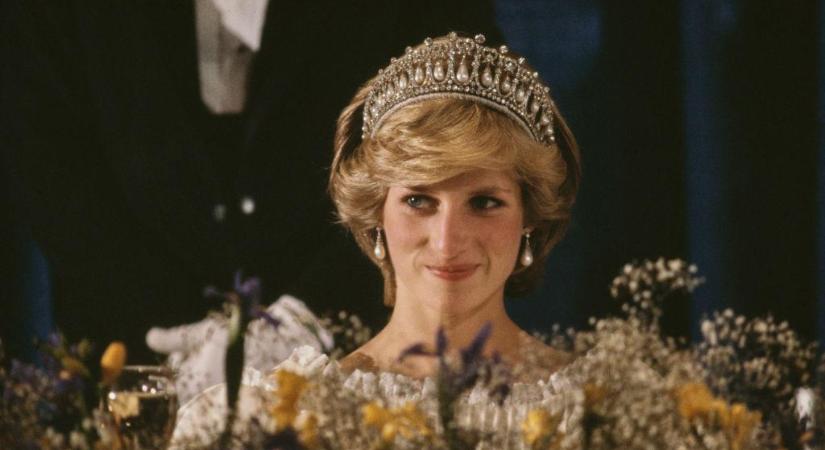 Ismerd meg a valódi történetet Diana hercegné ikonikus bosszúruhája mögött