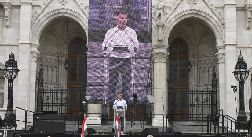 Hat nő, hat férfi lesz Magyar Péterék EP-listáján