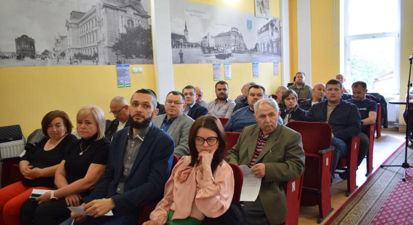 10 millió hrivnyával támogatja a hadsereget a Beregszászi Városi Tanács