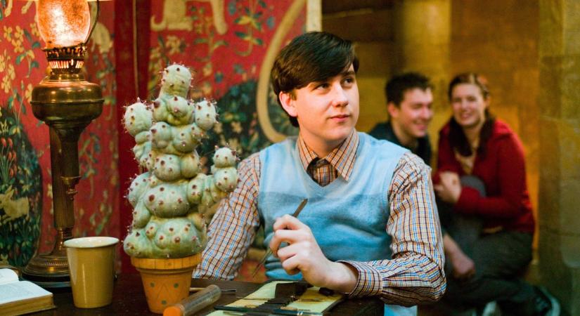 Emlékszel még a Harry Potter-filmek Neville Longbottomjára? Elképesztően sármos felnőtt férfi lett belőle