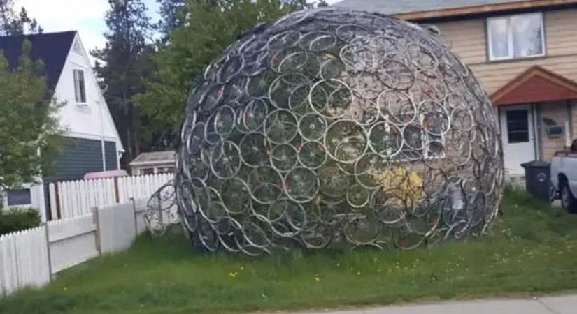 Roncs bicikliket gyűjtenek Szikszón