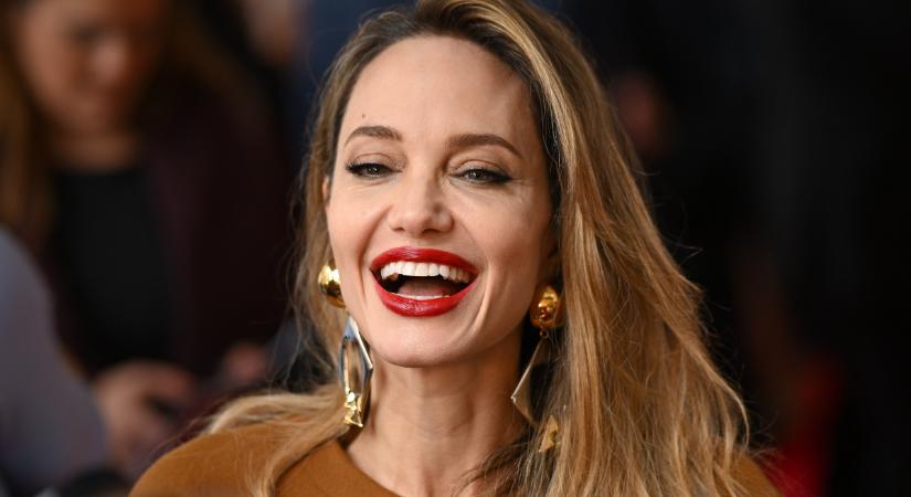 Angelina Jolie új tetoválása megér egy gyors pillantást