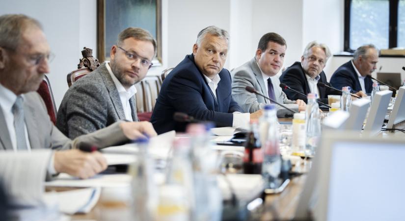 Orbán átcsoportosította a költségvetést