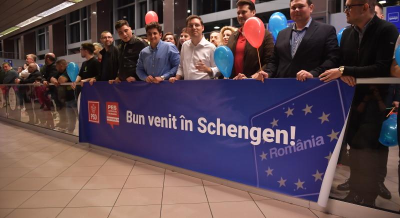 Megoldást sürget Iohannis, mert az Air Schengenbe lépés ellenére ellenőrzik a román útleveleket