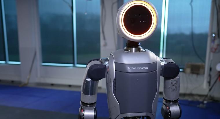 Minden korábbinál ügyesebb és ijesztőbb a Boston Dynamics új humanoid robotja