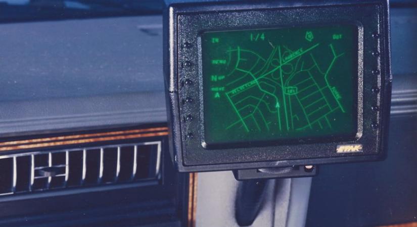 Az autós GPS-ek őse magnószalagokon tárolta a térképeket és iránytűre hagyatkozott műholdak helyett