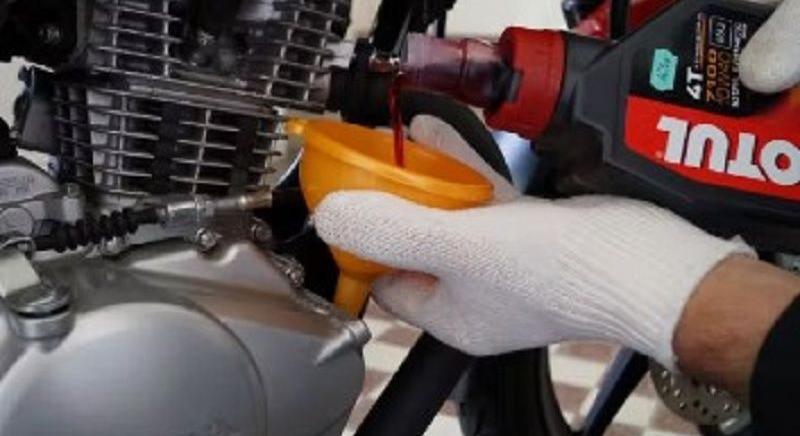 Így válasszunk olajat és szűrőt motorkerékpárunkhoz